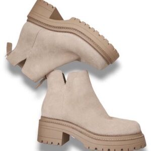 Gianni Bini Women's Tan Chelsea Ankle Boots